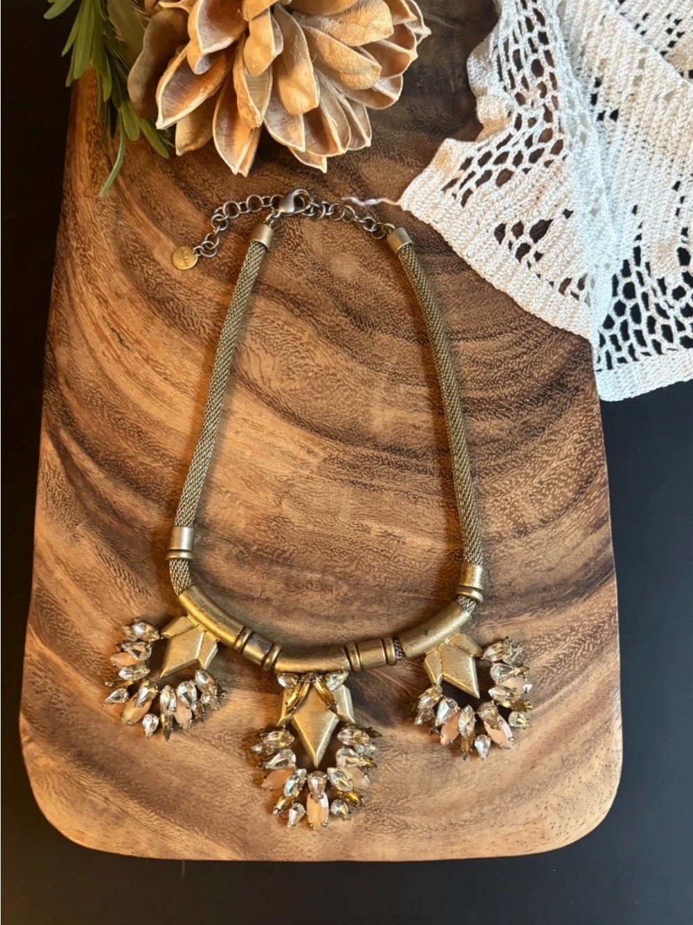 Stella and Dot Helena Statement  Vintage Inspired Necklace Mesh Chain Gold Tone